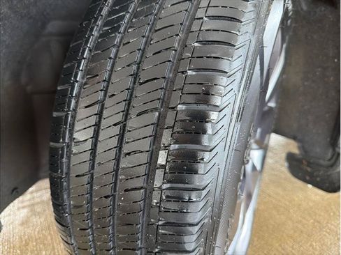 Used 2020 Chrysler Pacifica Limited w/ Advanced Safetytec Group FWD image 33