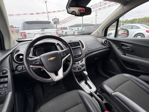 Used 2015 Chevrolet Trax LT w/ LT Sun and Sound Package AWD/4WD image 10