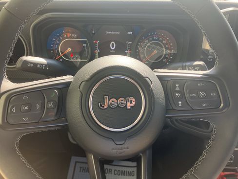 Used 2026 Jeep Gladiator Rubicon AWD/4WD image 10