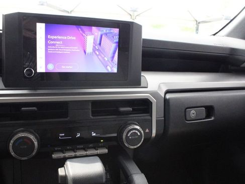 Certified 2025 Toyota 4Runner SR5 AWD/4WD image 41