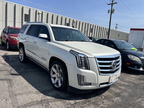 Used 2015 Cadillac Escalade Premium AWD/4WD image 6
