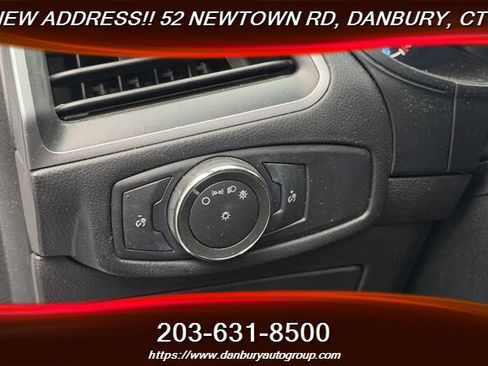 Used 2017 Ford Edge SE AWD/4WD image 16