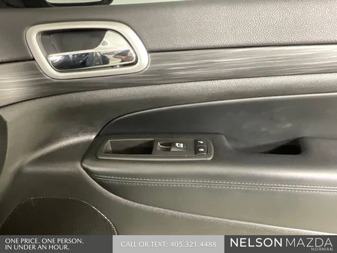 Used 2021 Jeep Grand Cherokee Laredo X AWD/4WD image 17
