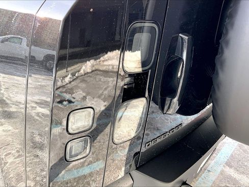 New 2026 Land Rover Defender 110 X-Dynamic SE image 14