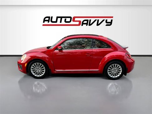 Used 2019 Volkswagen Beetle 2.0T SE image 4