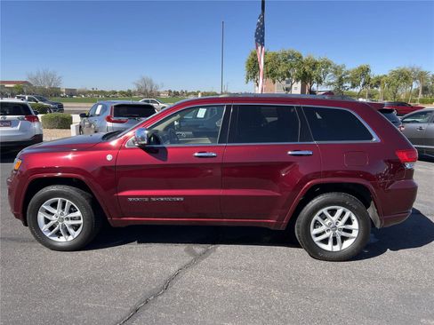 Used 2018 Jeep Grand Cherokee Overland AWD/4WD image 8