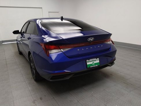 Used 2023 Hyundai Elantra SEL w/ Preferred Accessory Package FWD image 6