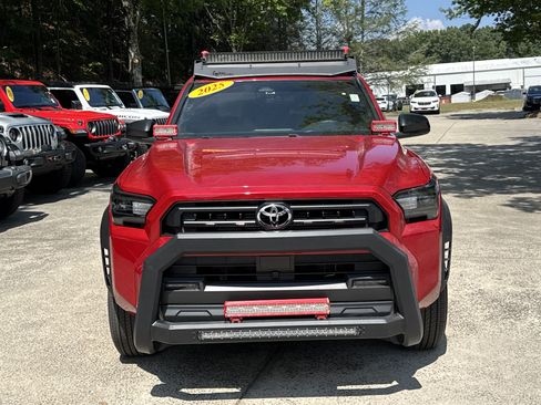 Used 2025 Toyota 4Runner SR5 AWD/4WD image 2