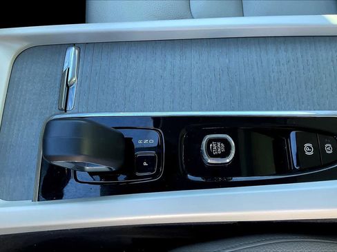 Used 2024 Volvo V60 B5 Cross Country Plus image 20