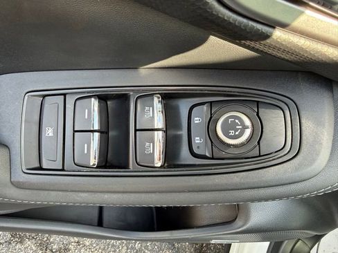 Used 2024 Subaru Forester Touring w/ Convenience Package image 12