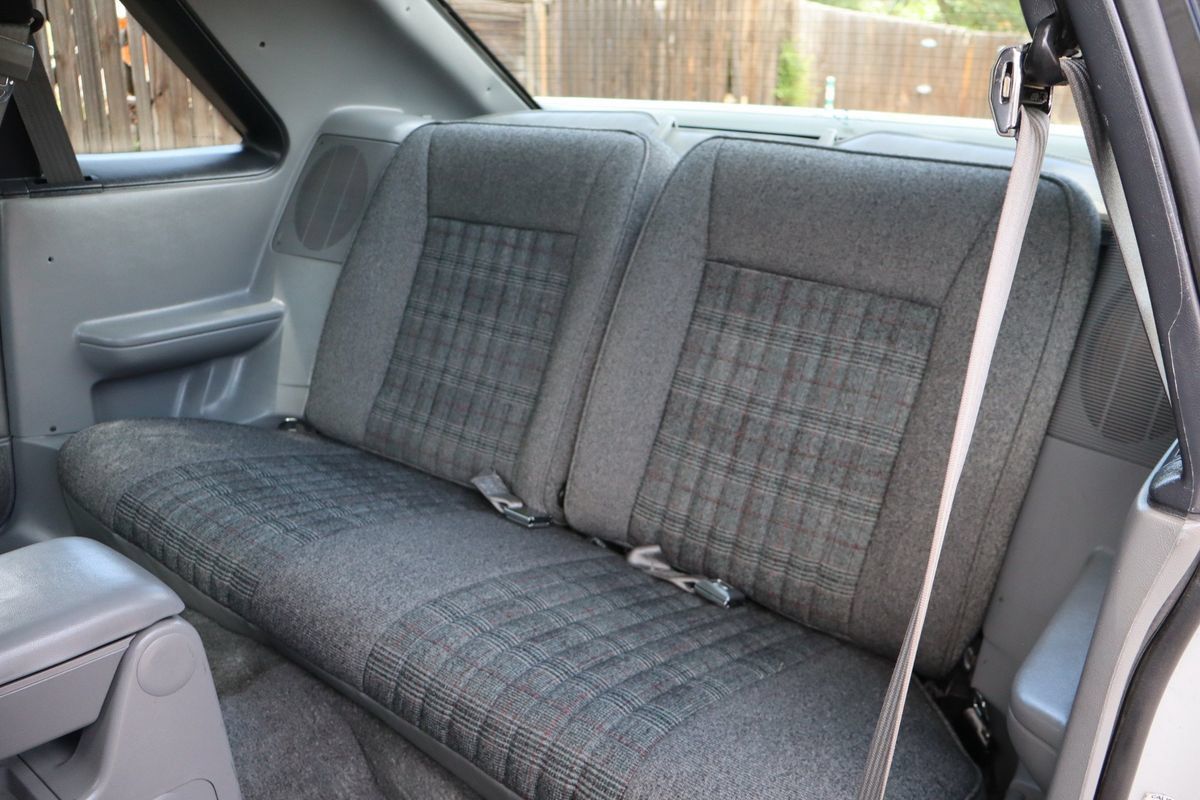 Used 1988 Ford Mustang GT RWD image 18