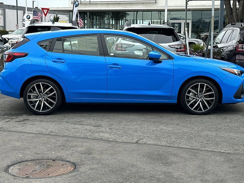 Used 2025 Subaru Impreza 2.0i Sport AWD/4WD image 3