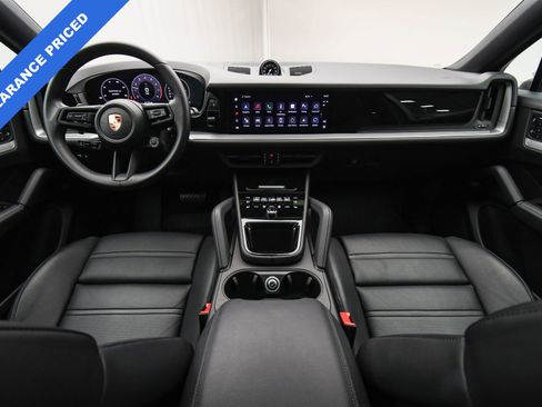 Used 2024 Porsche Cayenne Coupe image 13