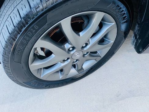 Used 2012 Hyundai Elantra GLS 4dr Wagon w/ Preferred Pkg image 25