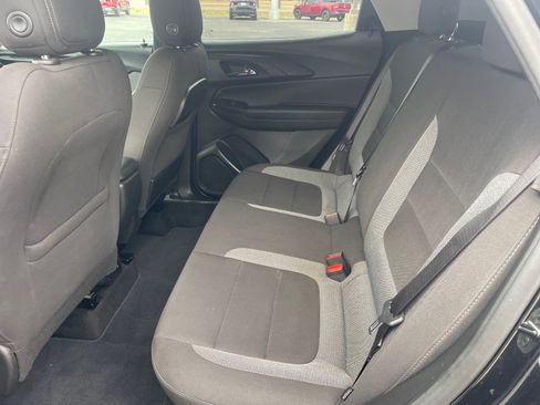 Used 2021 Chevrolet TrailBlazer LT w/ Convenience Package image 9