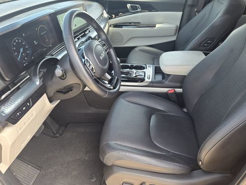 Used 2023 Kia Carnival SX Prestige FWD image 11