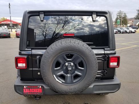 Used 2024 Jeep Wrangler Sport AWD/4WD image 5