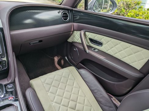 Used 2018 Bentley Flying Spur S W12 AWD/4WD image 21