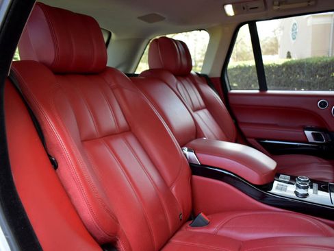 Used 2014 Land Rover Range Rover Autobiography image 24