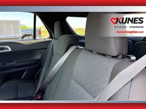 Used 2015 Ford Explorer XLT AWD/4WD image 36