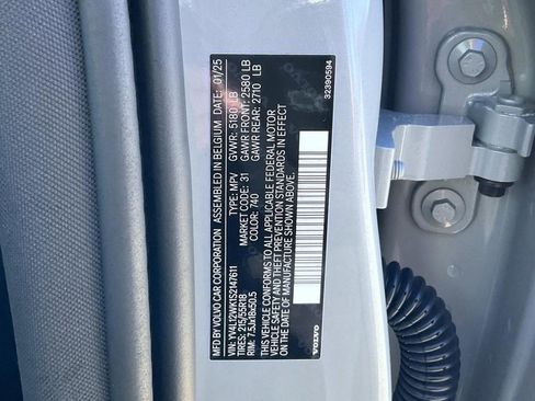 Used 2025 Volvo V60 B5 Cross Country Plus image 26