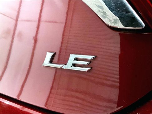 Used 2016 Toyota Camry LE image 13