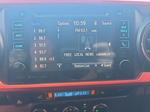 Used 2016 Toyota Tacoma TRD Off-Road w/ Premium & Technology Package image 27