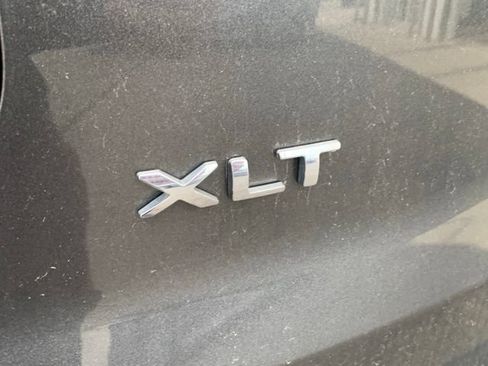 Used 2019 Ford Explorer XLT FWD image 4