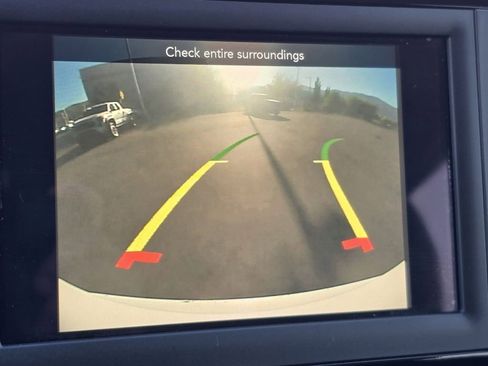 Used 2018 Chrysler Pacifica Touring-L FWD image 6