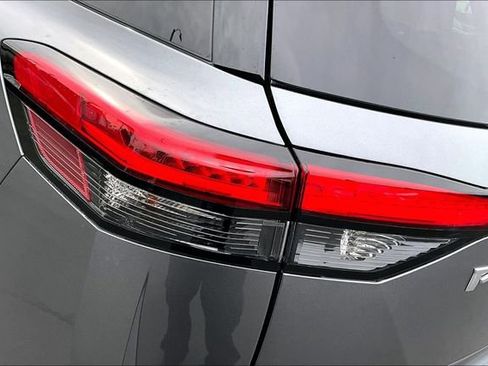 Used 2024 Nissan Pathfinder SL image 23