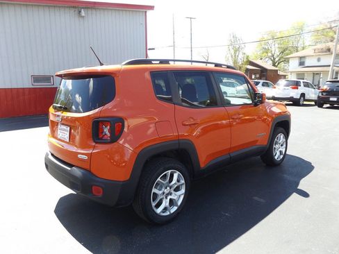 Used 2015 Jeep Renegade Latitude w/ Cold Weather Group image 7