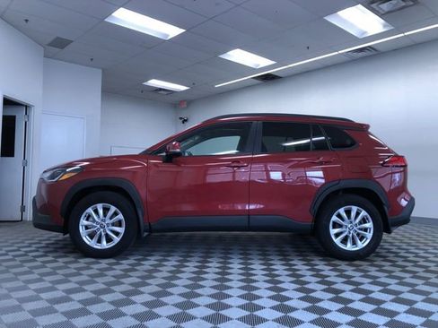 Certified 2022 Toyota Corolla Cross LE w/ Moonroof Package image 11