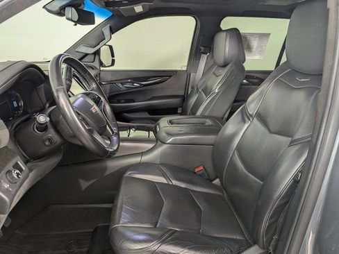 Used 2018 Cadillac Escalade Platinum image 18