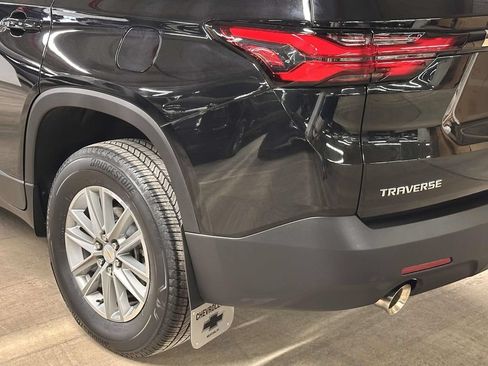 Used 2023 Chevrolet Traverse LT FWD image 10