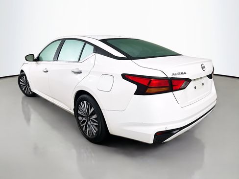 Used 2023 Nissan Altima 2.5 SV image 5