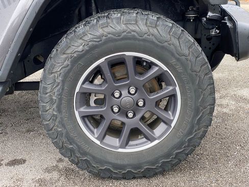 Used 2021 Jeep Gladiator Overland image 39