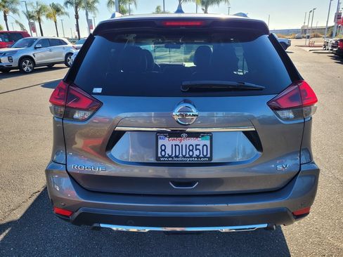 Used 2019 Nissan Rogue SV FWD image 5