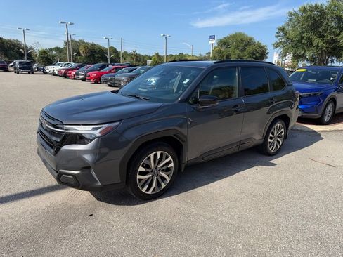 Used 2025 Subaru Forester Touring w/ Popular Package - Touring AWD/4WD image 13