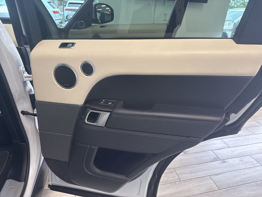 Used 2018 Land Rover Range Rover Sport HSE AWD/4WD image 22