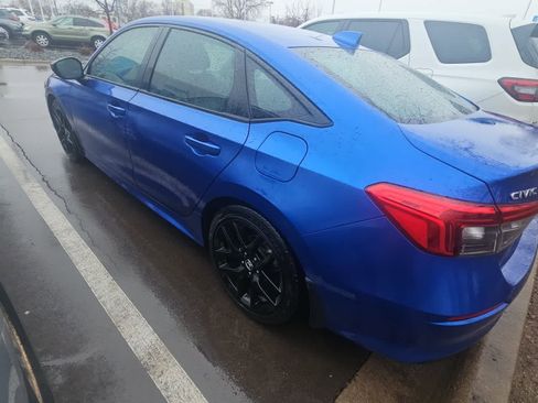 Used 2023 Honda Civic Sport image 4