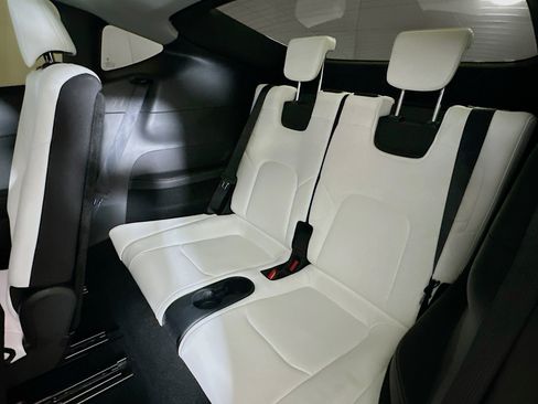 Used 2023 Tesla Model Y Long Range image 30