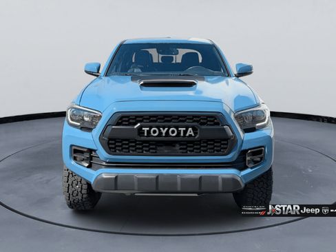 Used 2018 Toyota Tacoma TRD Pro AWD/4WD image 2