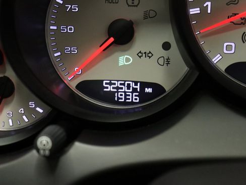 Used 2012 Porsche Cayenne Turbo image 6