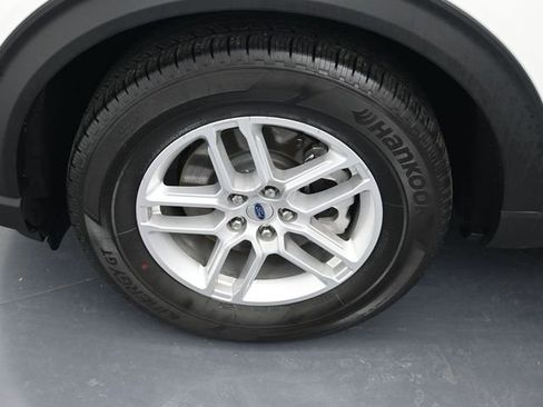 Certified 2025 Ford Explorer Active image 9