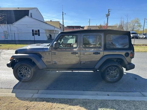 Used 2024 Jeep Wrangler Sport S image 24