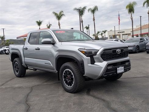 Used 2024 Toyota Tacoma TRD Off-Road image 3