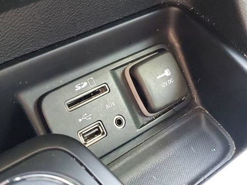 Used 2016 Jeep Cherokee Trailhawk AWD/4WD image 16