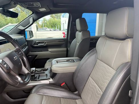 Used 2022 Chevrolet Silverado 1500 ZR2 w/ Technology Package AWD/4WD image 22