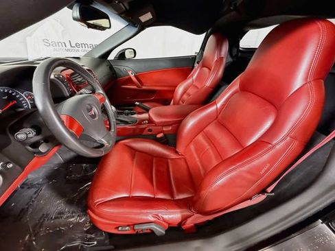 Used 2006 Chevrolet Corvette Coupe w/ Preferred Equipment Group RWD image 21