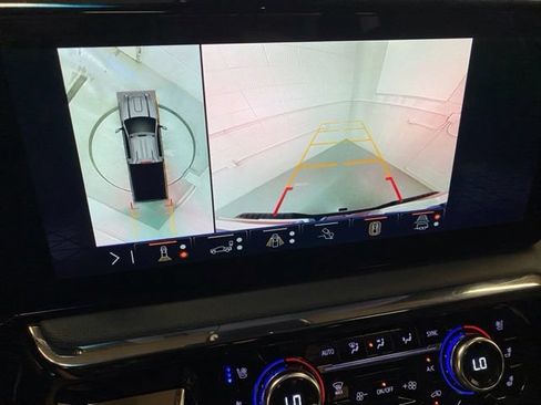 Used 2024 GMC Sierra 2500 AT4 w/ AT4 Preferred Package AWD/4WD image 6
